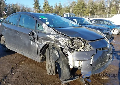 2014 Toyota Prius Four z USA, uszkodzony, nr VIN JTDKN3DU0E0393014